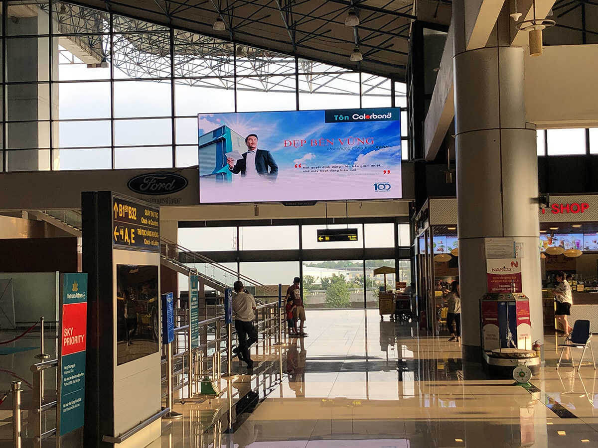 Hãng hàng không Vietjet quảng cáo tại Cảng HKQT Tân Sơn Nhất
