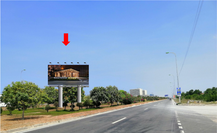 Bảng quảng cáo tại dải phân cách Nguyễn Tất Thành – CLKH-km21+970