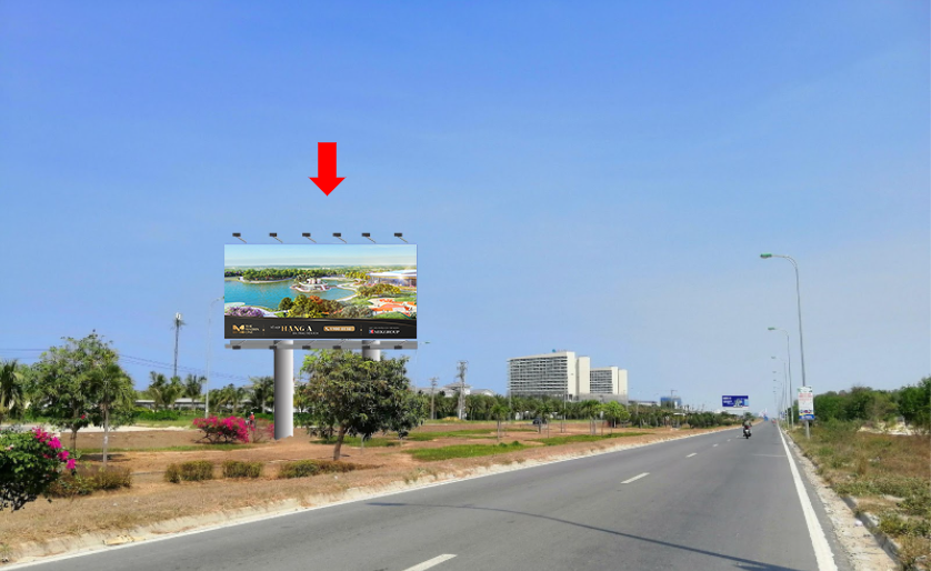 Bảng quảng cáo tại dải phân cách Nguyễn Tất Thành – CLKH-km22+270
