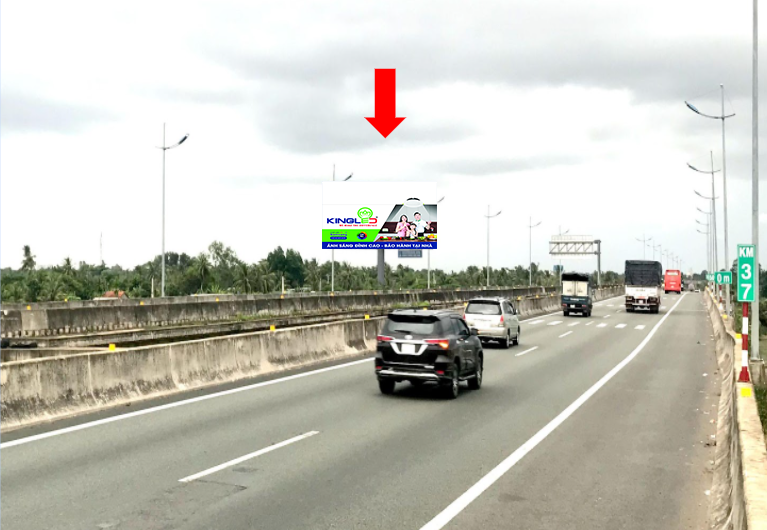 Bảng quảng cáo cao tốc Sài Gòn – Trung Lương – km37+150