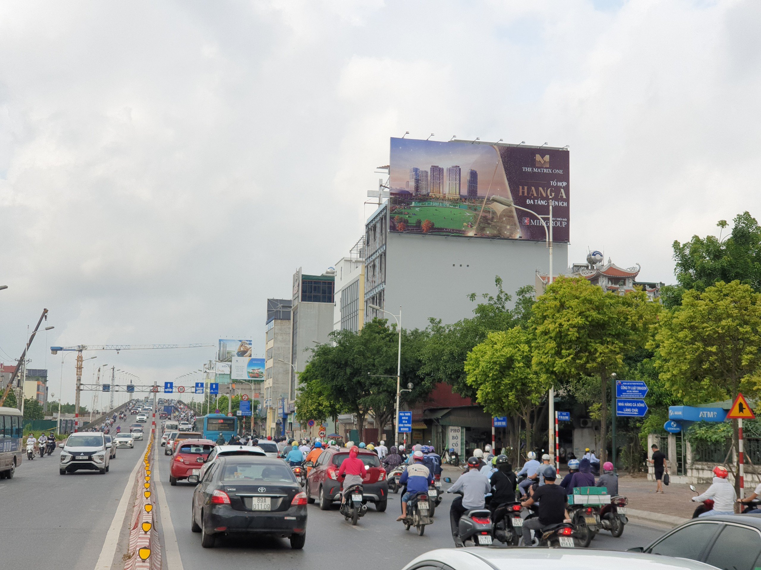 Bảng quảng cáo nội đô – Hà Nội – Long Biên – LBOT4