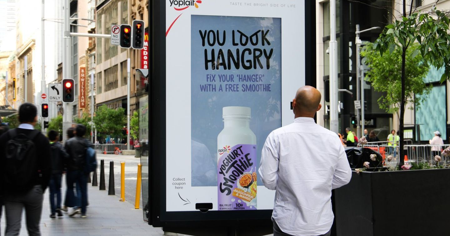 QUẢNG CÁO NGOÀI TRỜI TƯƠNG TÁC - XU HƯỚNG QUẢNG CÁO OOH NĂM 2023 QUẢNG CÁO NGOÀI TRỜI TƯƠNG TÁC - XU HƯỚNG QUẢNG CÁO OOH NĂM 2023