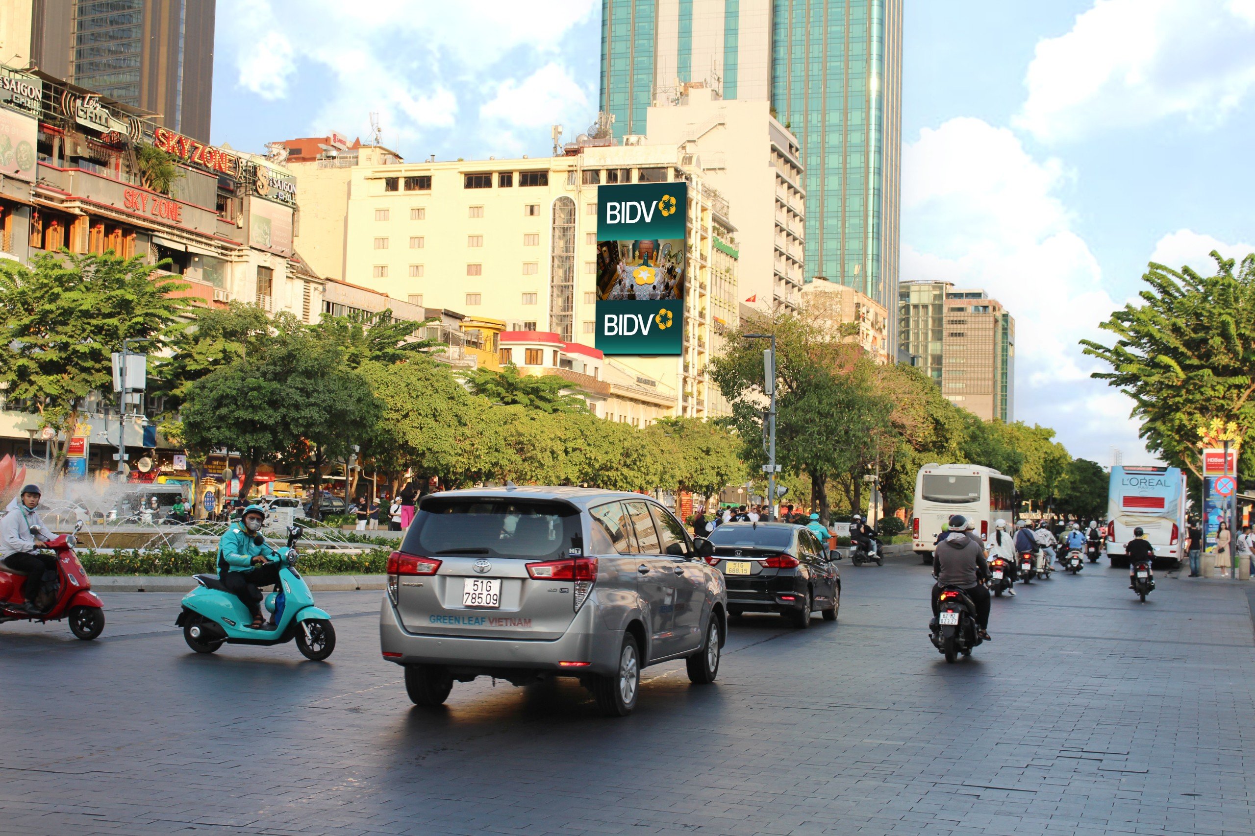 Hướng nhìn từ Nút giao đường Nguyễn Huệ - đường Lê Lợi